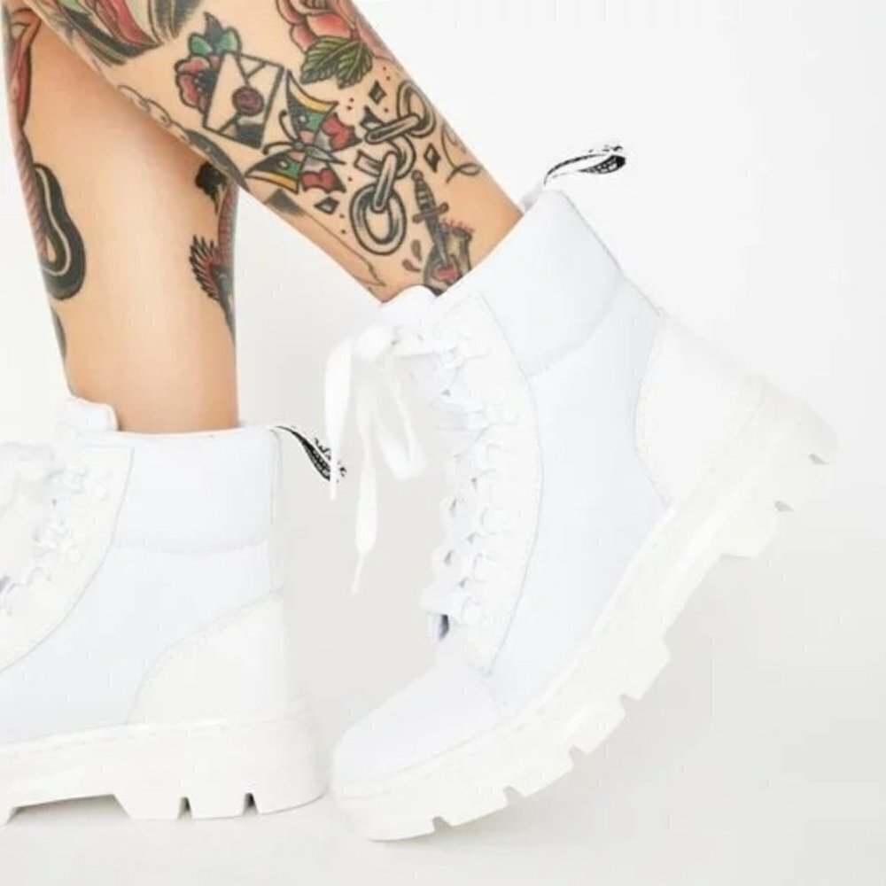 Dr. Martens 90s Chunky Hiker Combs Boots White Hi Top Size 38 US 7 Women's NEW